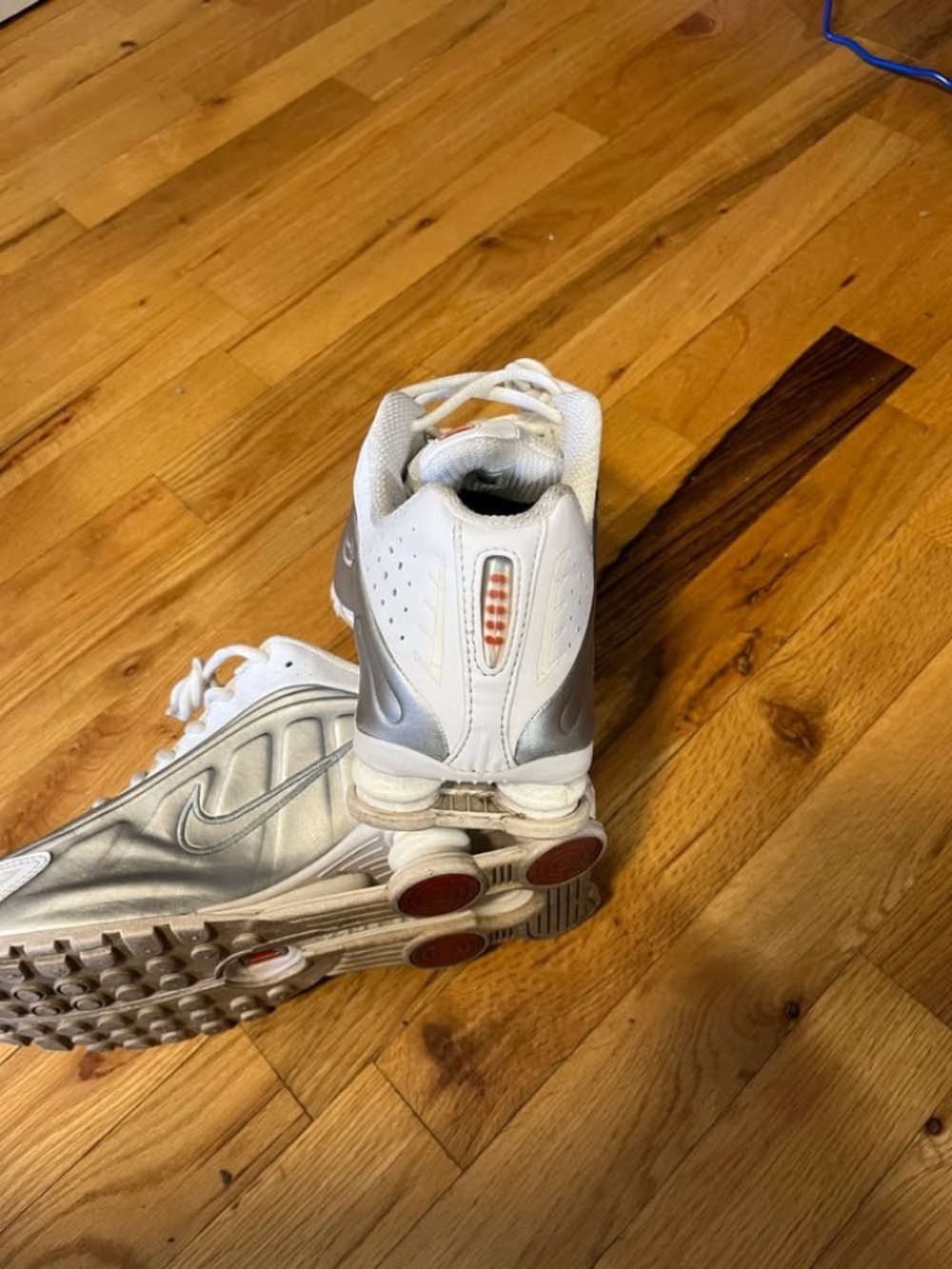Nike Shox R4 - Picture 4 of 4